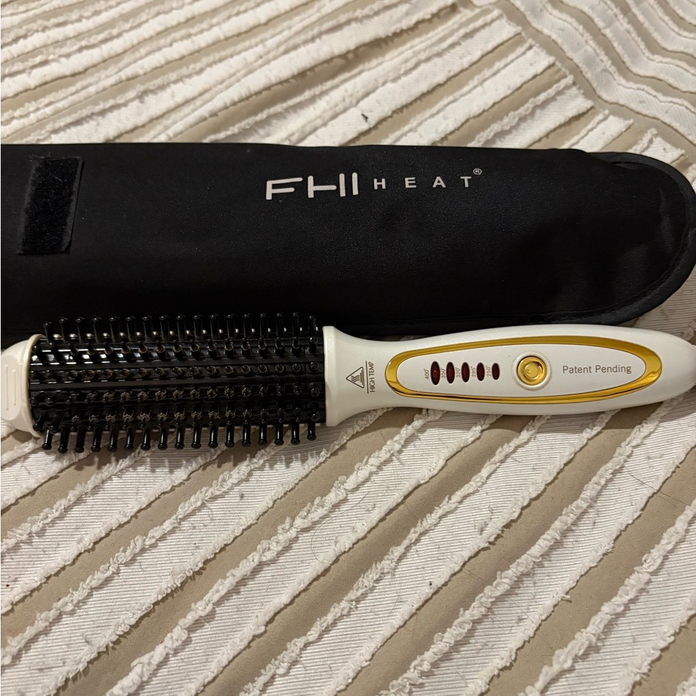 Black and White Hair Styling Tool with Cylindrical Brush